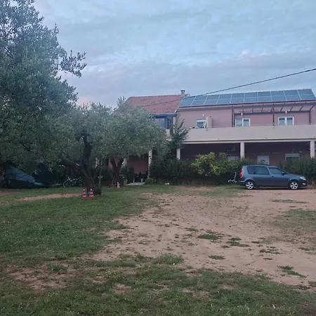 Apartament Milat Sveti Filip i Jakov