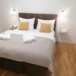 Apartment Milat *